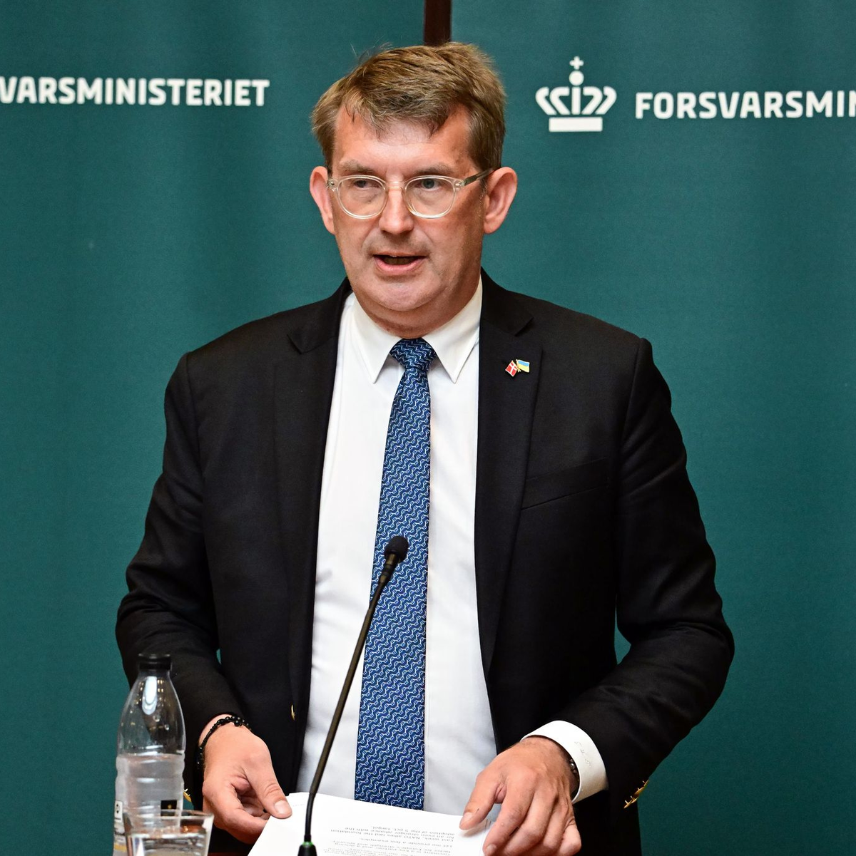 Dänemarks Verteidigungsminister Troels Lund Poulsen äußerte sich auf einer Pressekonferenz mit Justizminister Peter Hummelgaard. (Archivbild) - Foto: Tobias Schwarz/AFP POOL/dpa