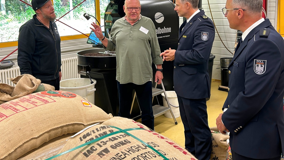 GZD: Zoll beteiligt sich bundesweit am Aktionstag Schichtwechsel / Menschen mit und ohne Behinderung tauschen ihren Arbeitsplatz - Foto: presseportal.de