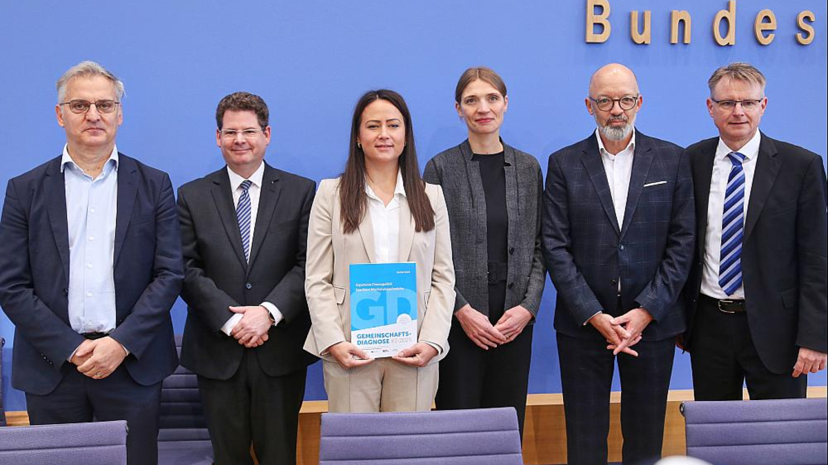 Vorstellung Gemeinschaftsdiagnose Herbst 2025 der Wirtschaftsforschungsinstitute am 25.09.2025 - Foto: über dts Nachrichtenagentur