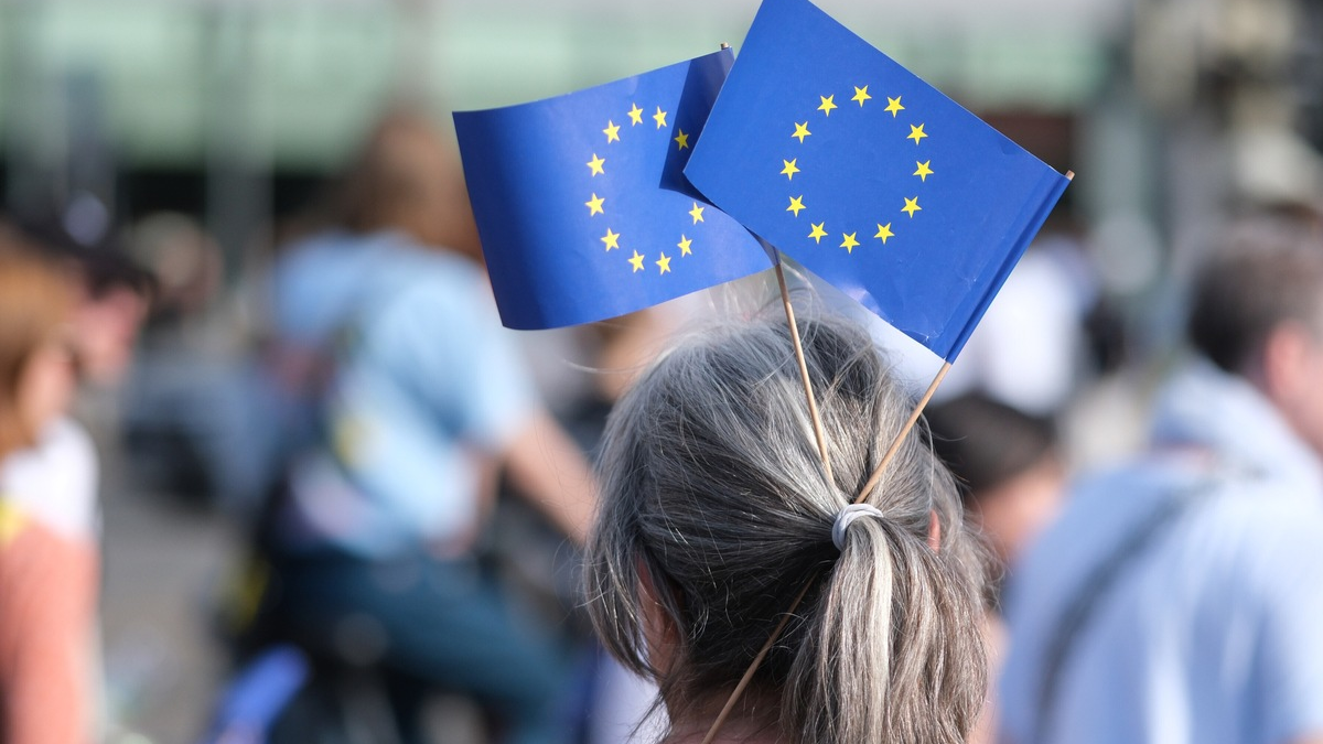 Bürgerinnen und Bürger stellen am häufigsten Fragen zur Digital-Agenda der EU und zum Ukraine-Krieg - Foto: presseportal.de