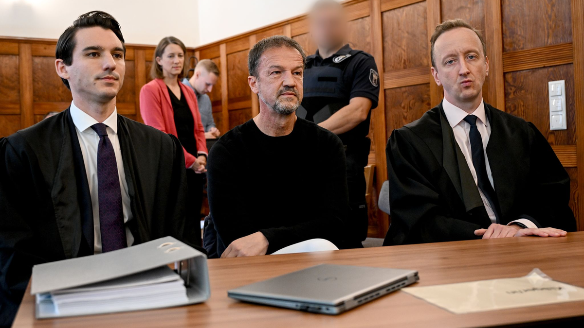 Richter Tobias Oelsner sprach das Urteil. - Foto: Britta Pedersen/dpa