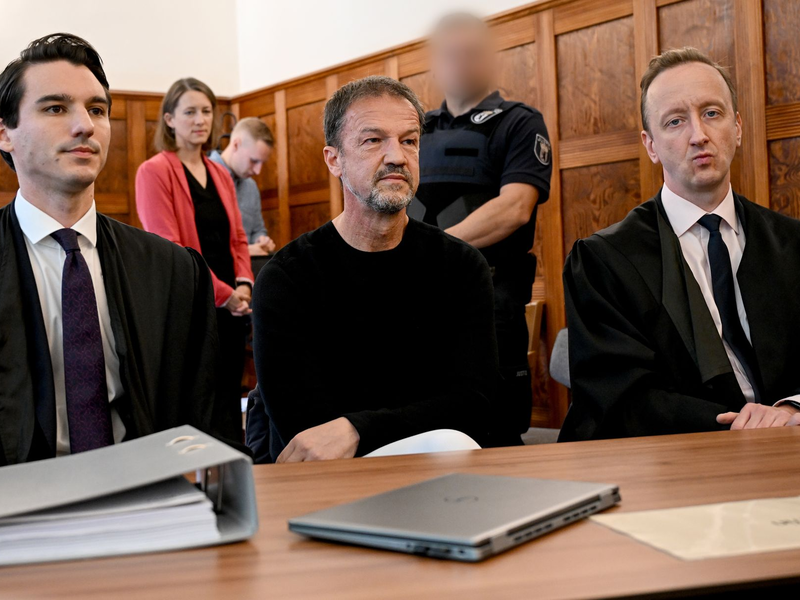 Richter Tobias Oelsner sprach das Urteil. - Foto: Britta Pedersen/dpa