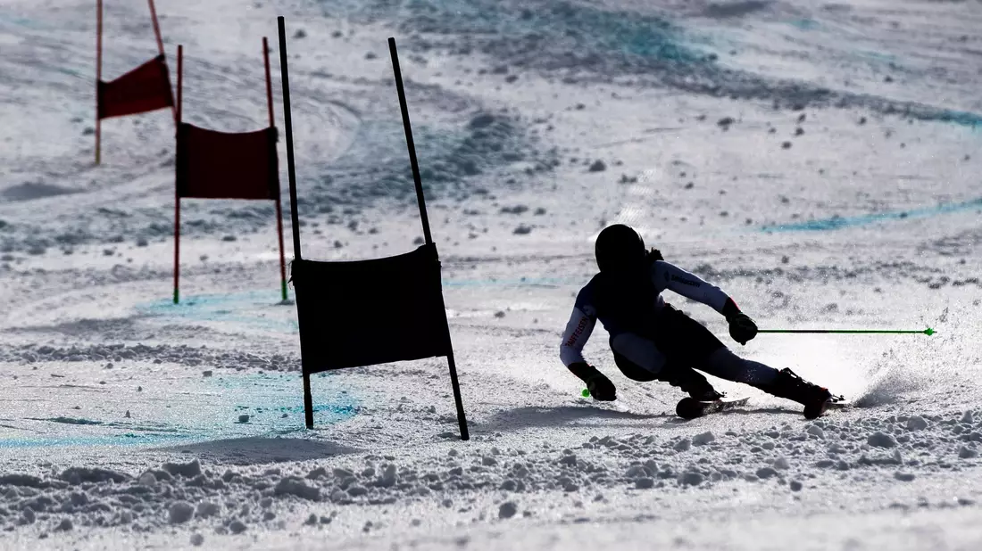 Im Ski-Weltcup wird es künftig nach einem Beschluss des Weltverbandes FIS Geschlechtertests geben. (Archivfoto) - Bild: David Taneèek/CTK/dpa