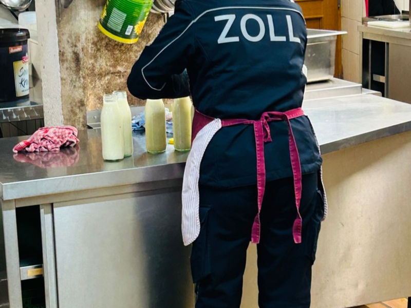 HZA-GI: Perspektivwechsel im Job: Hauptzollamt Gießen macht beim bundesweitern Aktionstag Schichtwechsel mit - Foto: presseportal.de