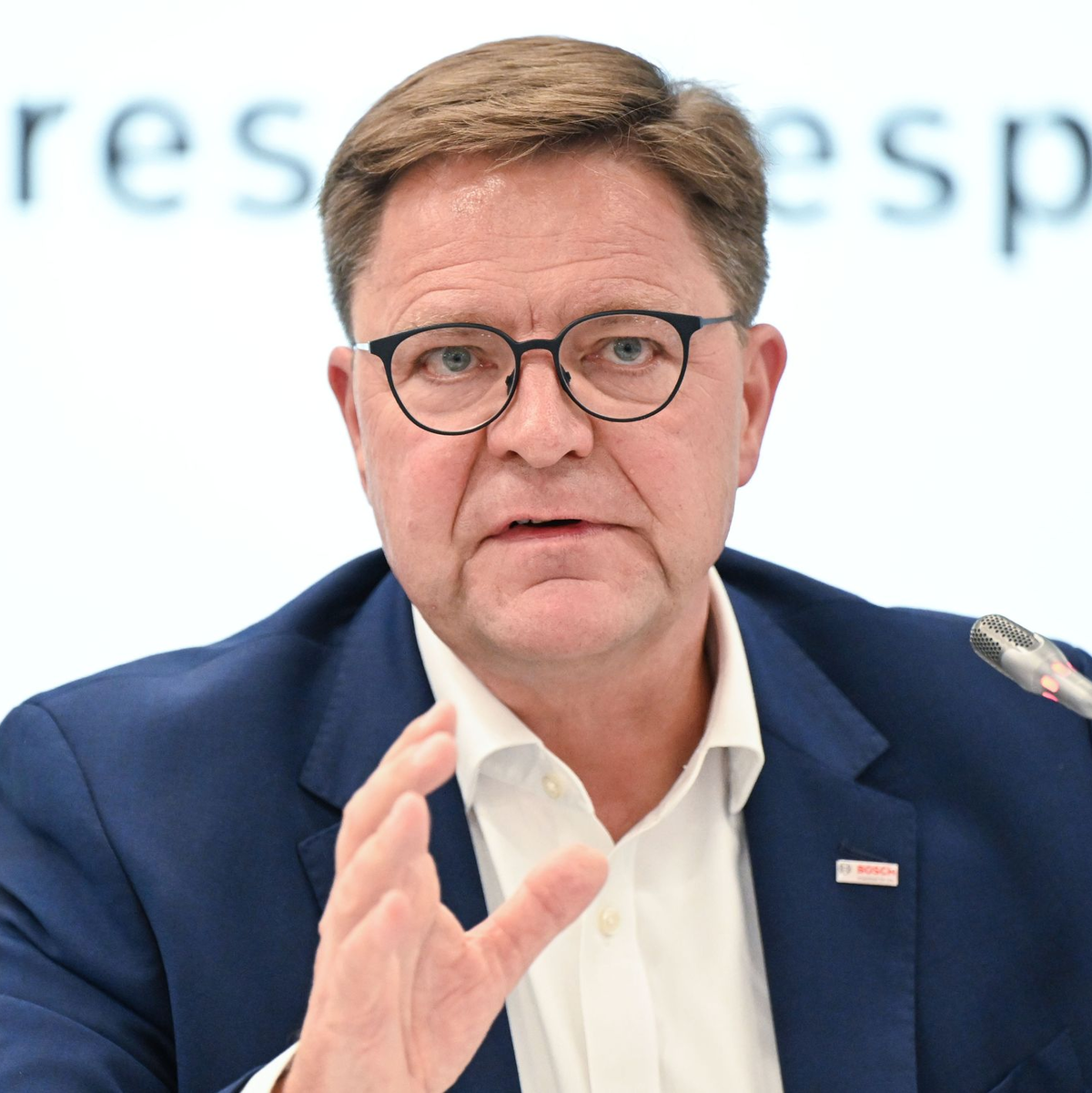 Bosch-Arbeitsdirektor Stefan Grosch: «Der Zeitdruck ist groß.» - Foto: Bernd Weißbrod/dpa