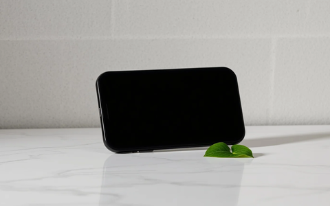 iPhone iOS 26: Batterie-Drama mit KI-Lösung - Foto: über boerse-global.de