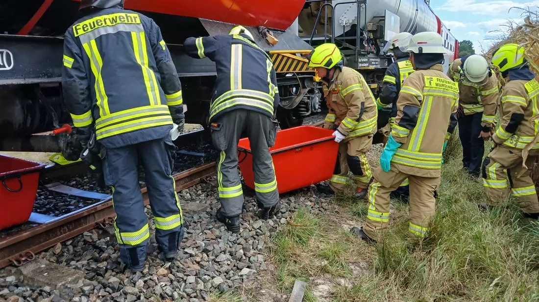 FW-OLL: Übung der Umweltschutzbereitschaft im Landkreis Oldenburg: Ausbildungszug der Deutschen Bahn machte Station in Garrel - Bild: presseportal.de