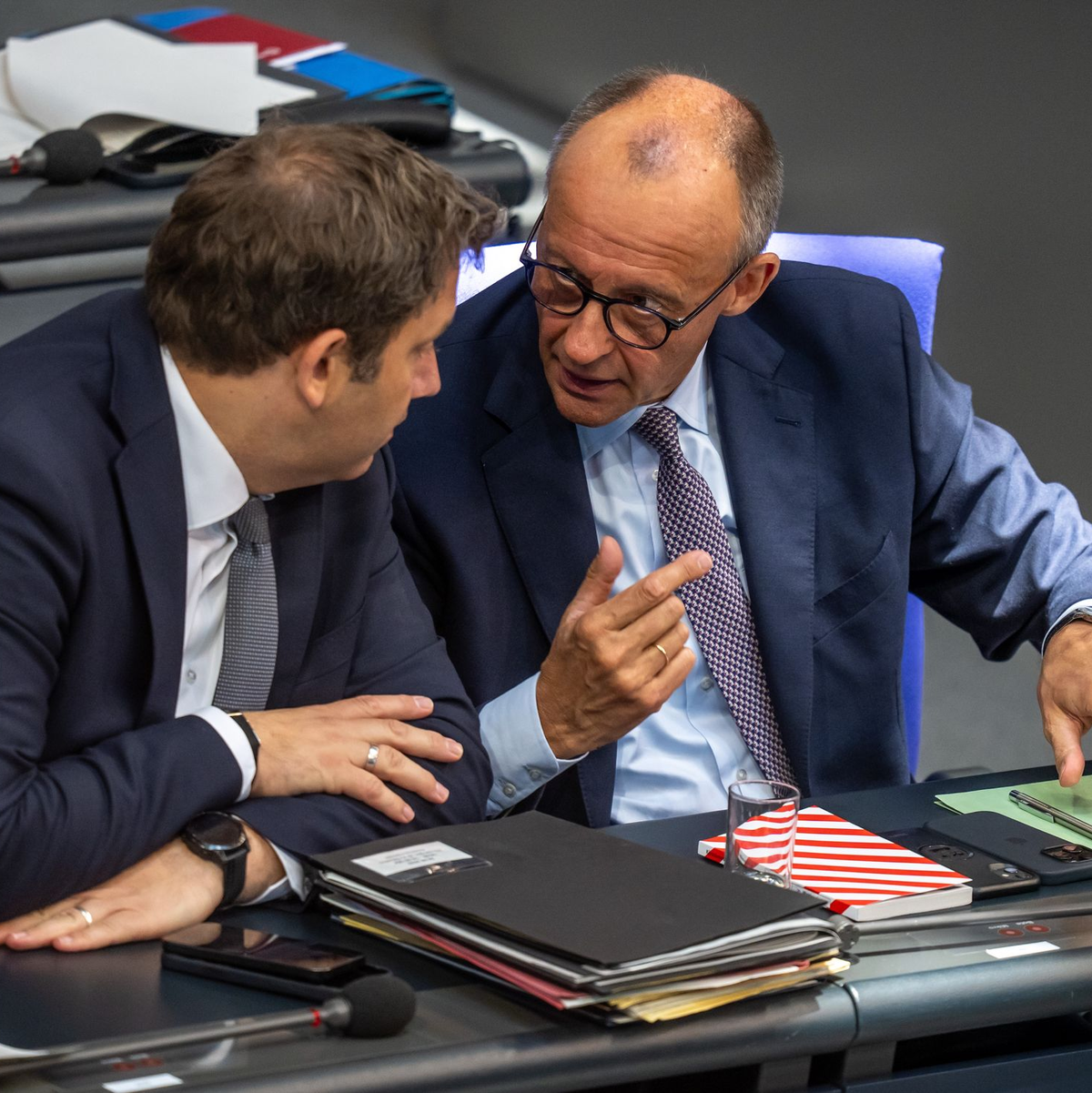 Nicht nur Kanzler und Vizekanzler dürften jetzt aufatmen.  - Foto: Michael Kappeler/dpa