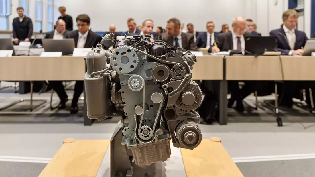 Vor dem OVG Schleswig wurde über die Genehmigung eines VW-Software-Updates in der Motorsteuerung durch das KBA verhandelt. - Bild: Markus Scholz/dpa