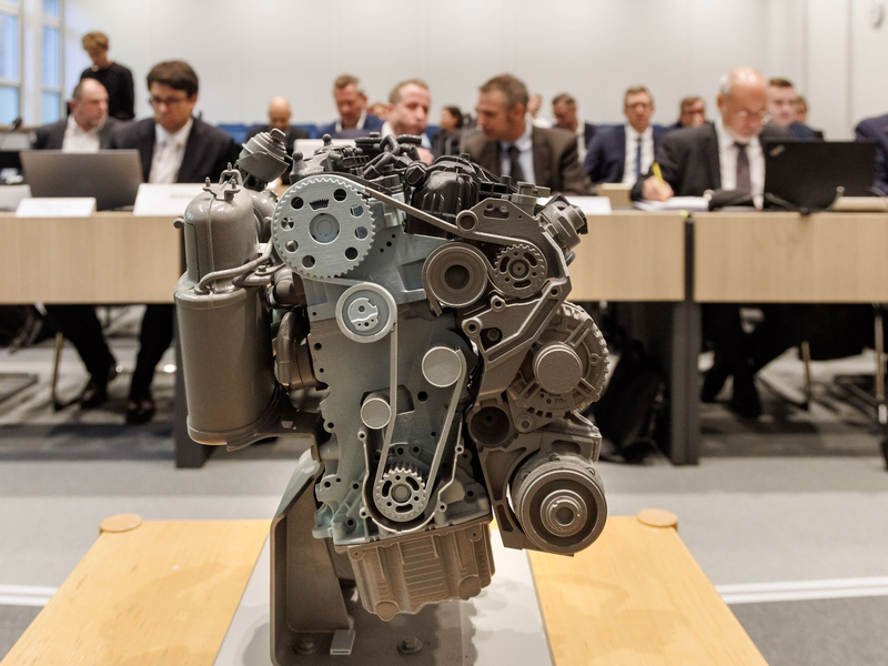 Vor dem OVG Schleswig wurde über die Genehmigung eines VW-Software-Updates in der Motorsteuerung durch das KBA verhandelt. - Foto: Markus Scholz/dpa