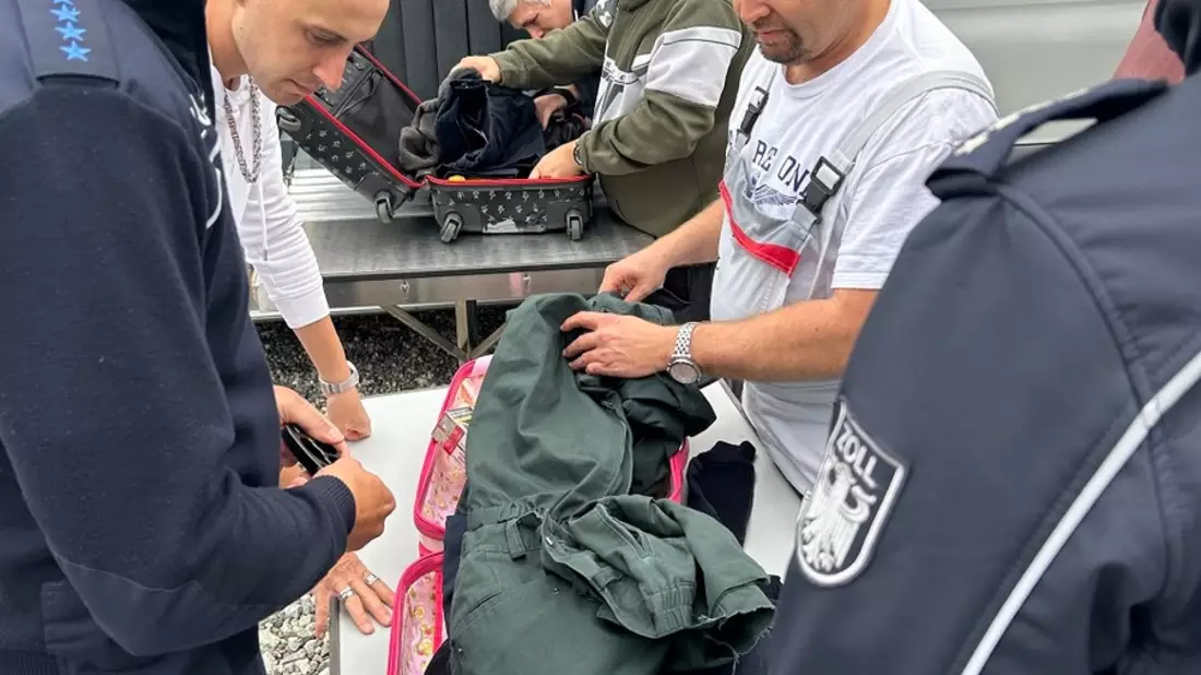 HZA-HN: Hauptzollamt Heilbronn beteiligt sich am bundesweiten Aktionstag Schichtwechsel/ Menschen mit und ohne Behinderung tauschen ihren Arbeitsplatz - Bild: presseportal.de