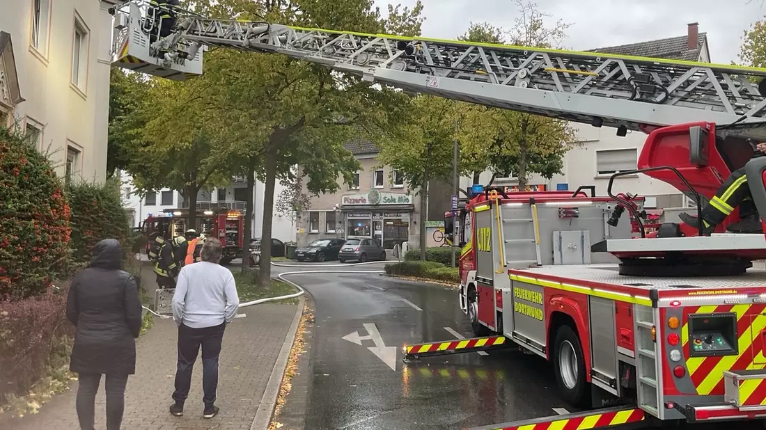 FW-DO: Rauchentwicklung in Mehrfamilienhaus - Drei verletze Personen durch Brandrauch - Bild: presseportal.de
