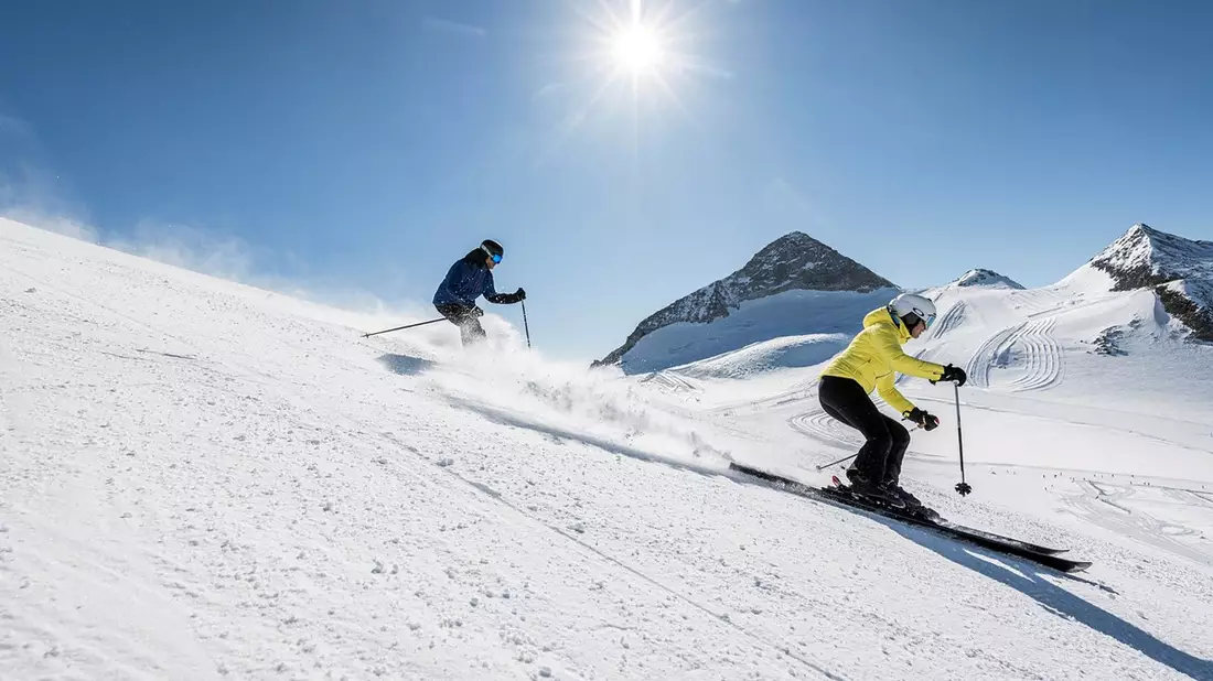 Gletscherskilauf mit Stil: Das Hotel Neuhintertux startet im Oktober mit 4 Sterne Superior Skiurlaub - Bild: presseportal.de