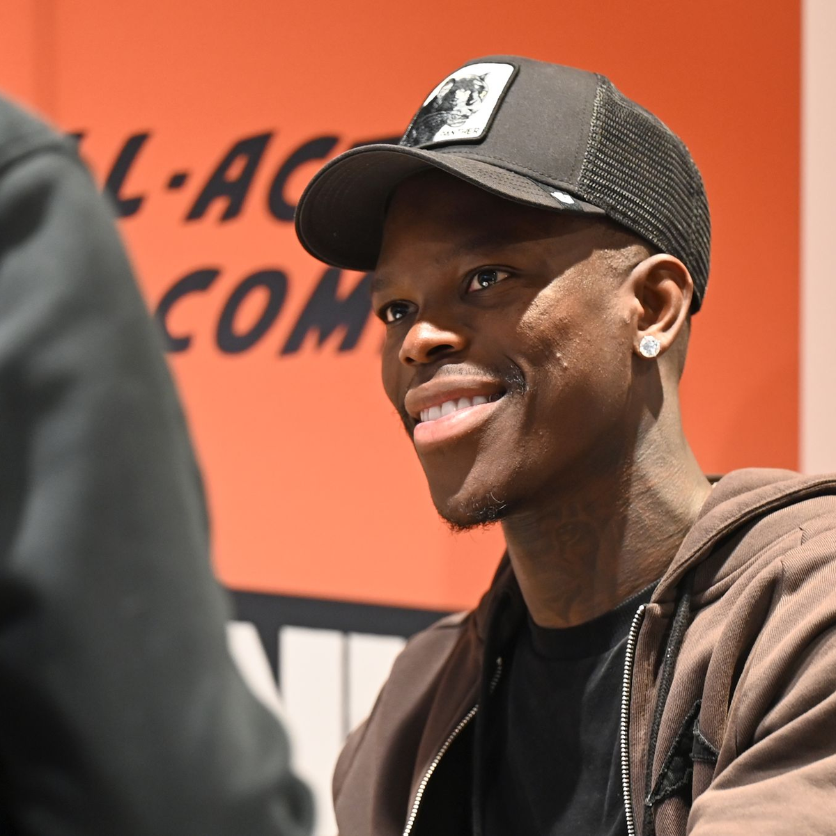 Nach dem deutschen Basketball-Kapitän Dennis Schröder ist nun eine Halle in Braunschweig benannt. - Foto: David Hammersen/dpa