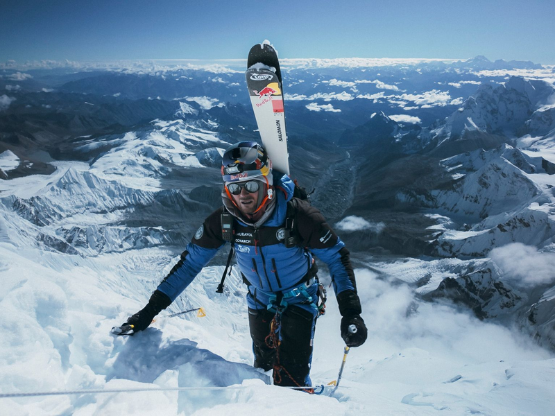 Der polnische Bergskifahrer Andrzej Bargiel am Mount Everest in Nepal vor seiner Abfahrt.  - Foto: Bartlomiej Pawlikowski/Red Bull Content Pool/dpa
