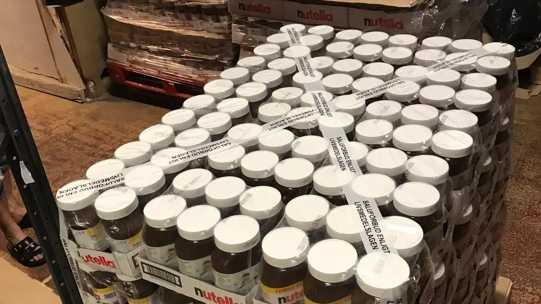 Die Behörde kann über 2.000 Nutella-Gläser nicht einfach so entsorgen. - Bild: -/Stadt Malmö/dpa