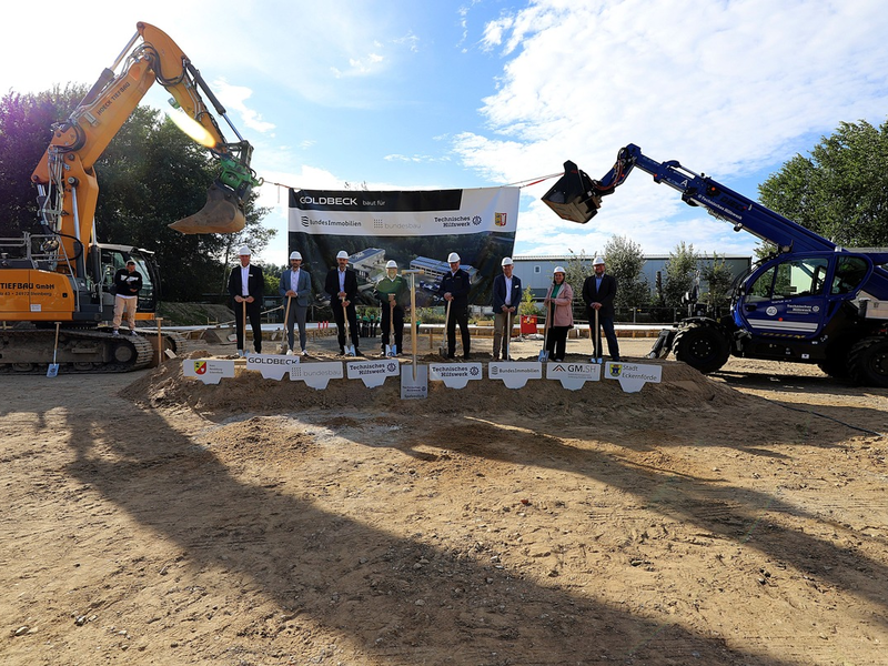 THW HH MV SH: Spatenstich für THW-Neubau in Eckernförde - Foto: presseportal.de