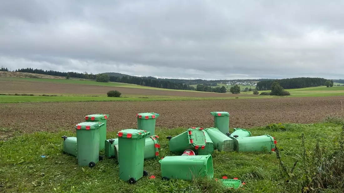 POL-PDWIL: Auffinden von Diebesgut - 14 Altfettbehälter der Firma ReFood - Bild: presseportal.de