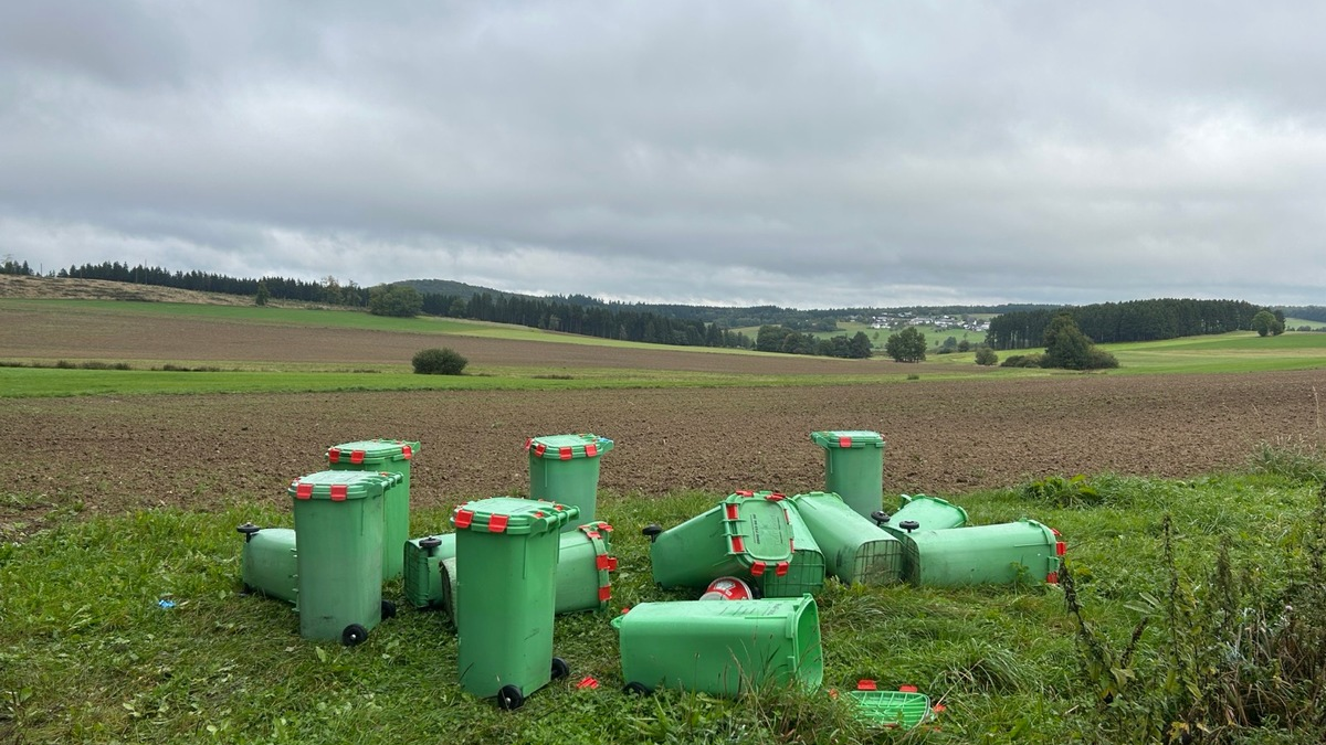 POL-PDWIL: Auffinden von Diebesgut - 14 Altfettbehälter der Firma ReFood - Foto: presseportal.de