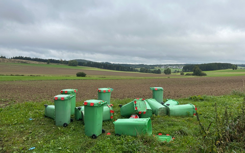 POL-PDWIL: Auffinden von Diebesgut - 14 Altfettbehälter der Firma ReFood - Foto: presseportal.de