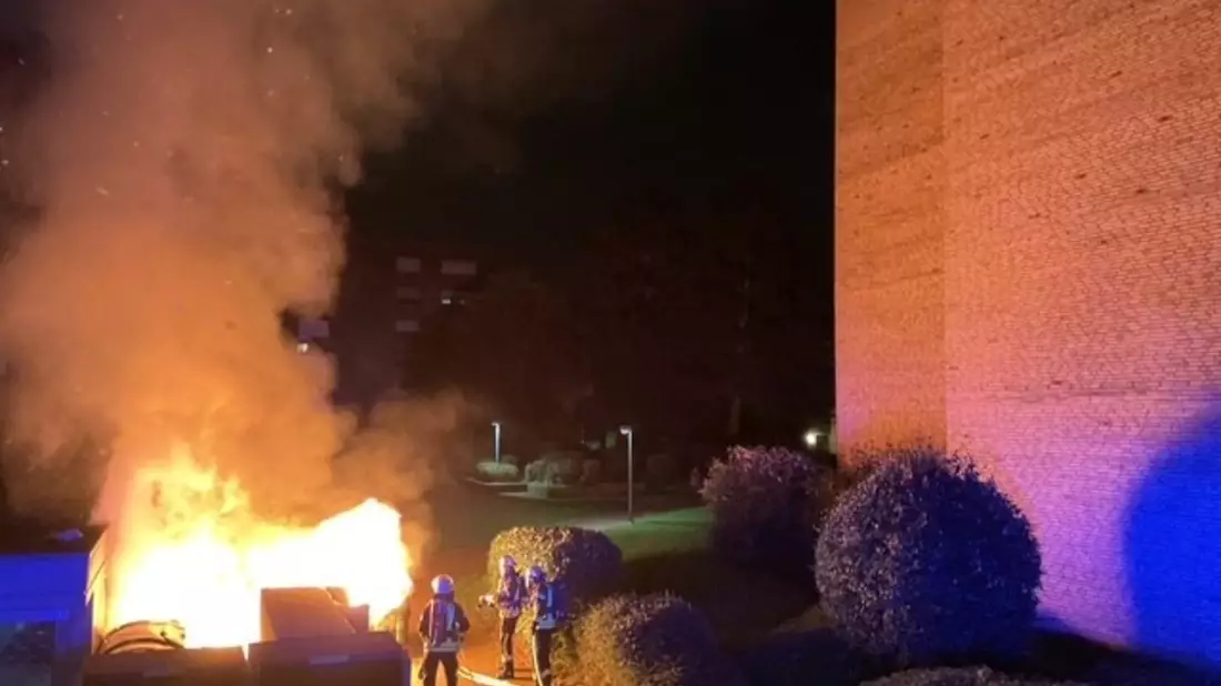 FW-BN: Brand an einem Gebäude - Bild: presseportal.de