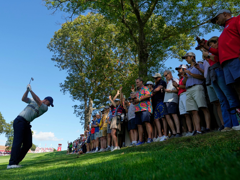 Bryson DeChambeau kam nach einem Fünf-Punkte-Rückstand noch zurück und holte ein Unentschieden. - Foto: Robert Bukaty/AP/dpa