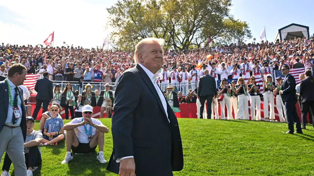 US-Präsident Donald Trump sah zum Auftakt des Ryder Cups überraschend starke Europäer. - Bild: Mandel Ngan/POOL AFP/AP/dpa