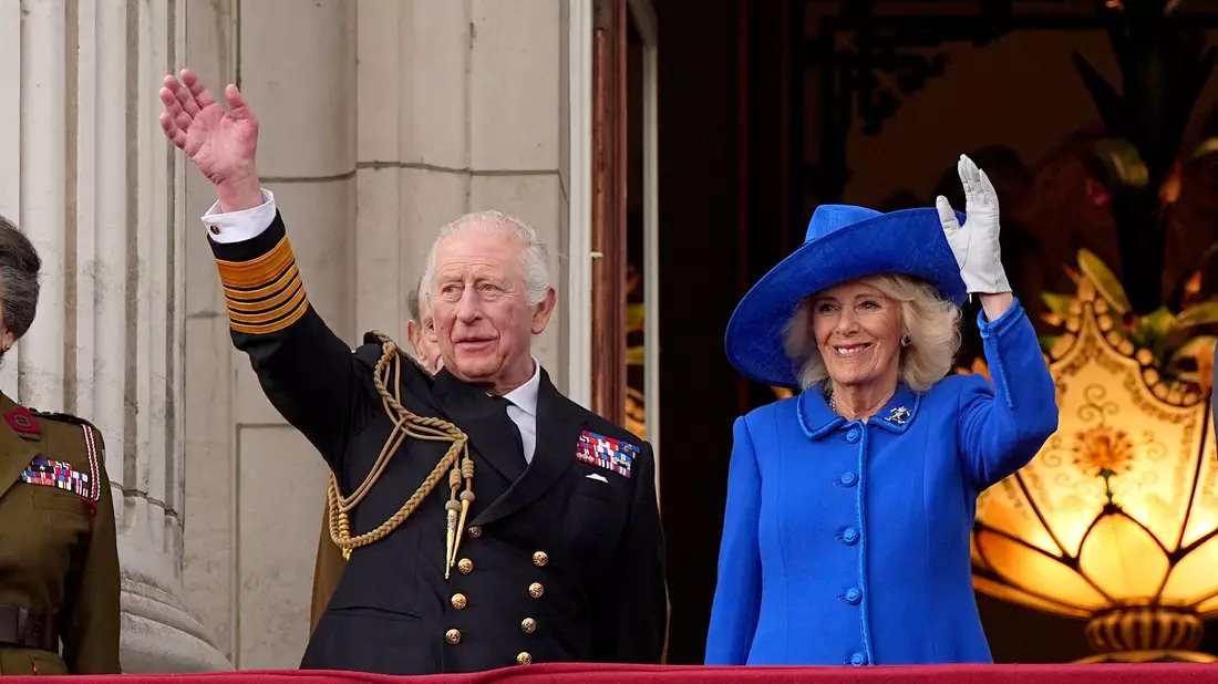König Charles III. und Königin Camilla reisen in den Vatikan. (Archivbild) - Bild: Aaron Chown/PA Wire/dpa