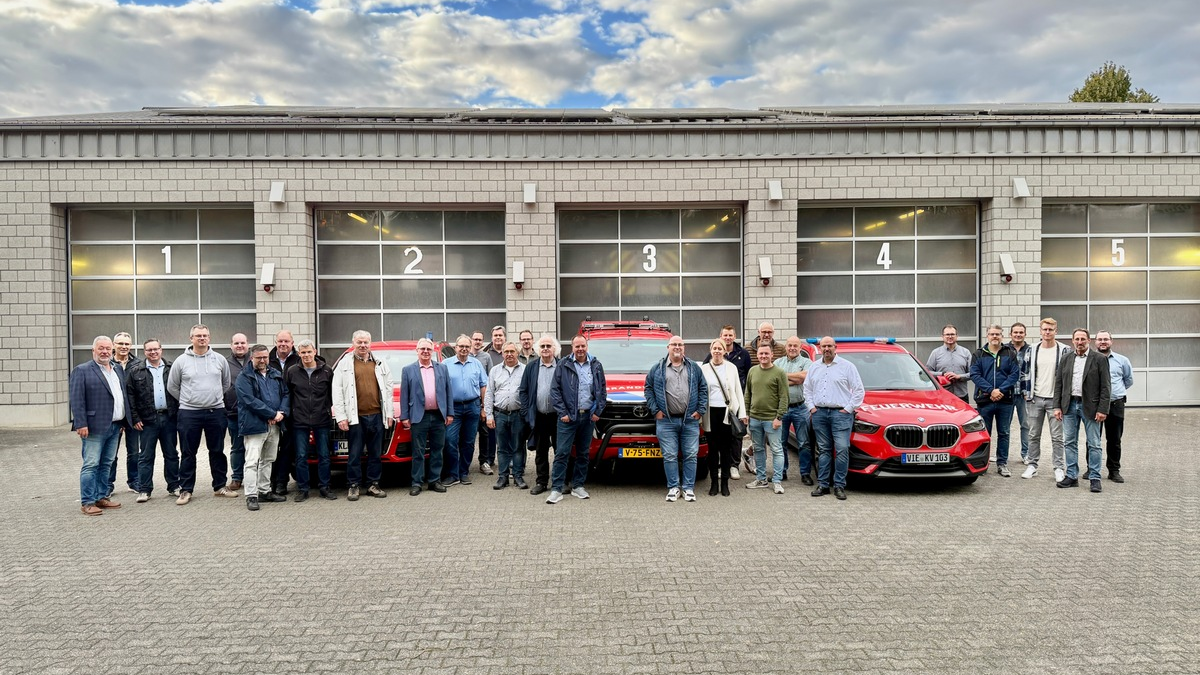 FFW Schwalmtal: Feuerwehr-Kommandanten-Treffen im Kreis Viersen - Austausch stärkt Zusammenarbeit über Grenzen hinweg - Foto: presseportal.de
