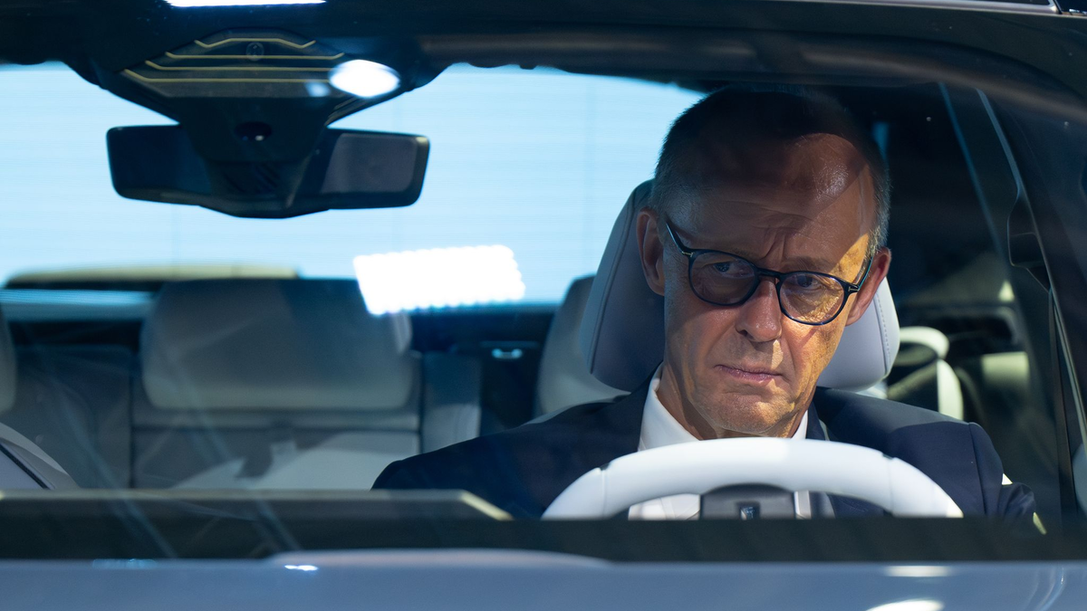 Merz lädt die Branche zum Autogipfel ein. (Archivbild) - Foto: Sven Hoppe/dpa