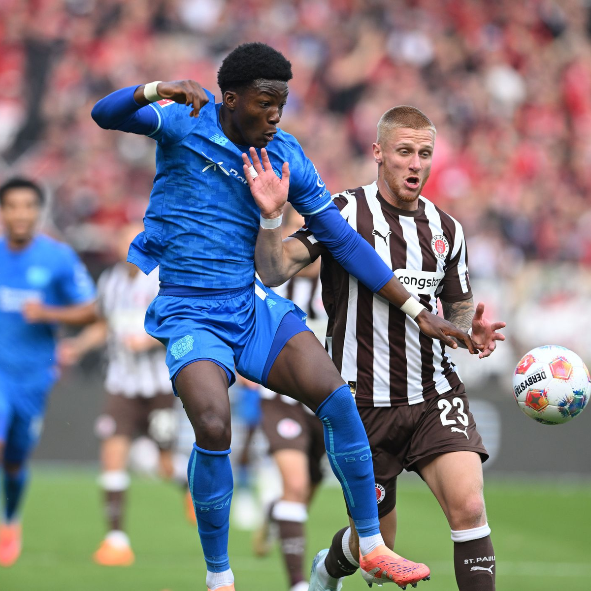 Kein leichtes Spiel für Ex-Meister Leverkusen.  - Foto: Carmen Jaspersen/dpa