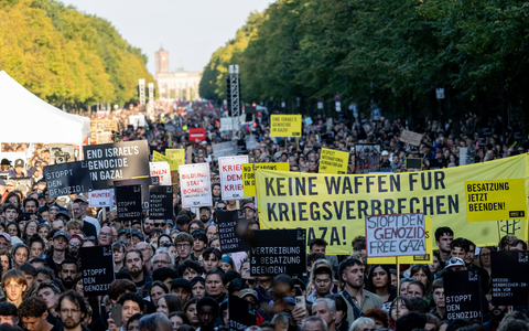 Auch der jüdische Musiker Michael Barenboim wirft der israelischen Regierung einen Genozid vor. - Foto: Fabian Sommer/dpa