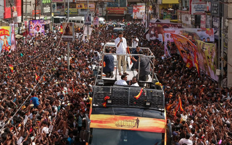 Der Schauspieler und Politiker Joseph Vijay Chandrasekhar ist in der Region populär. - Foto: Seshadri Sukumar/ZUMA Press Wire/dpa