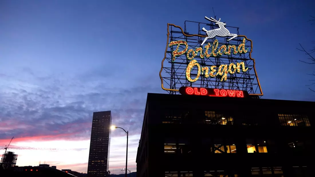 Durch den angekündigten Militäreinsatz in Oregon wächst die Liste der demokratisch regierten Städte, in die Trump Soldaten schickt. (Archivbild) - Bild: Don Ryan/AP/dpa