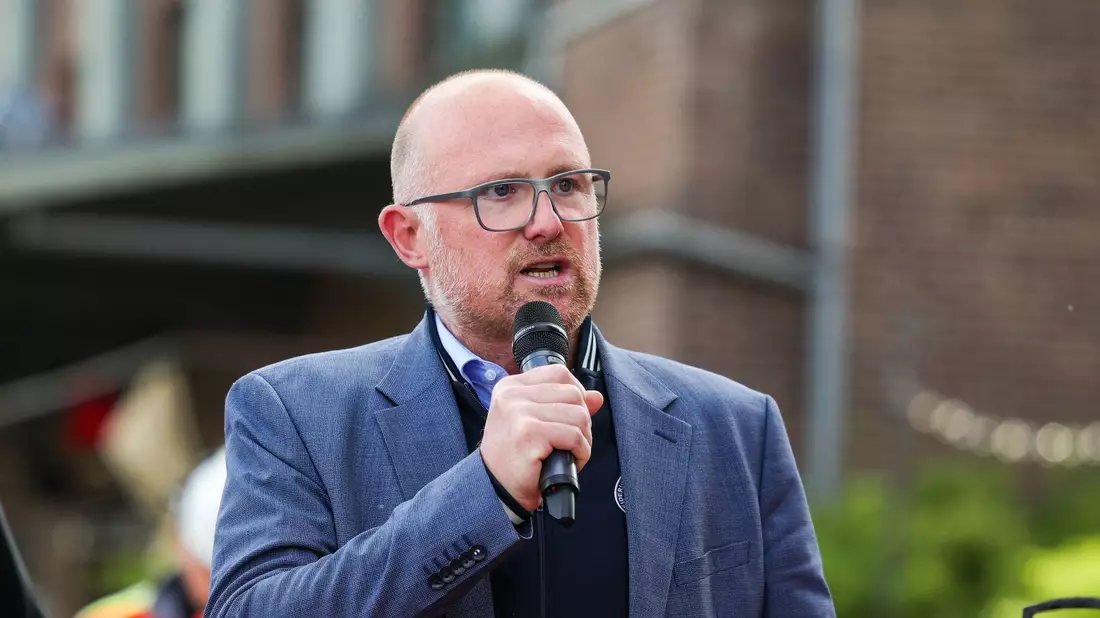 In Duisburg muss sich der amtierende Oberbürgermeister Sören Link in der Stichwahl einem AfD-Herausforderer stellen. (Archivbild) - Bild: Christoph Reichwein/dpa