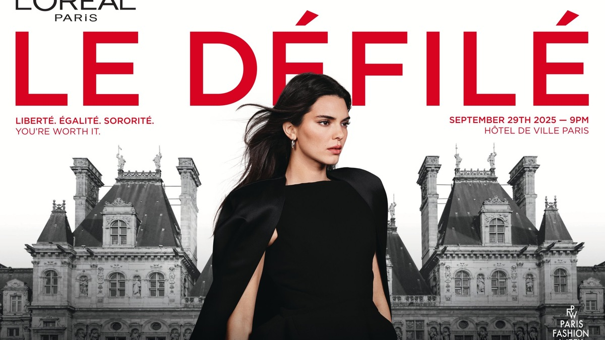 Als offizieller Partner der Paris Fashion Week lädt L'Oréal Paris zur Laufstegshow am Pariser Hôtel de Ville ein - und feiert die Stärke aller Frauen - Foto: presseportal.de