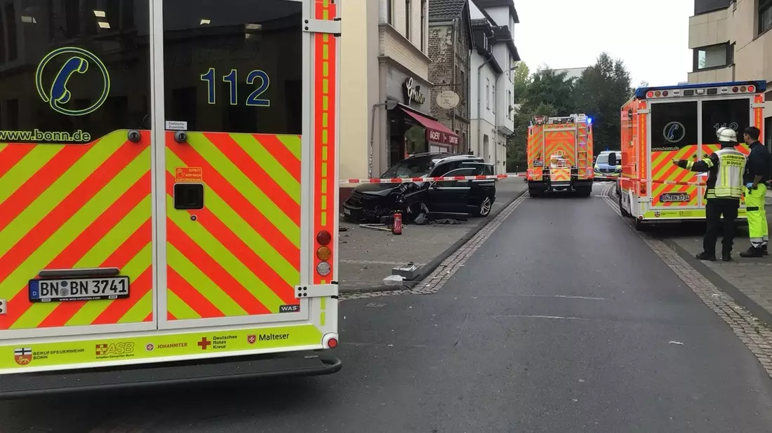 FW-BN: Alleinunfall eines PKW mit vier verletzten Personen - Bild: presseportal.de