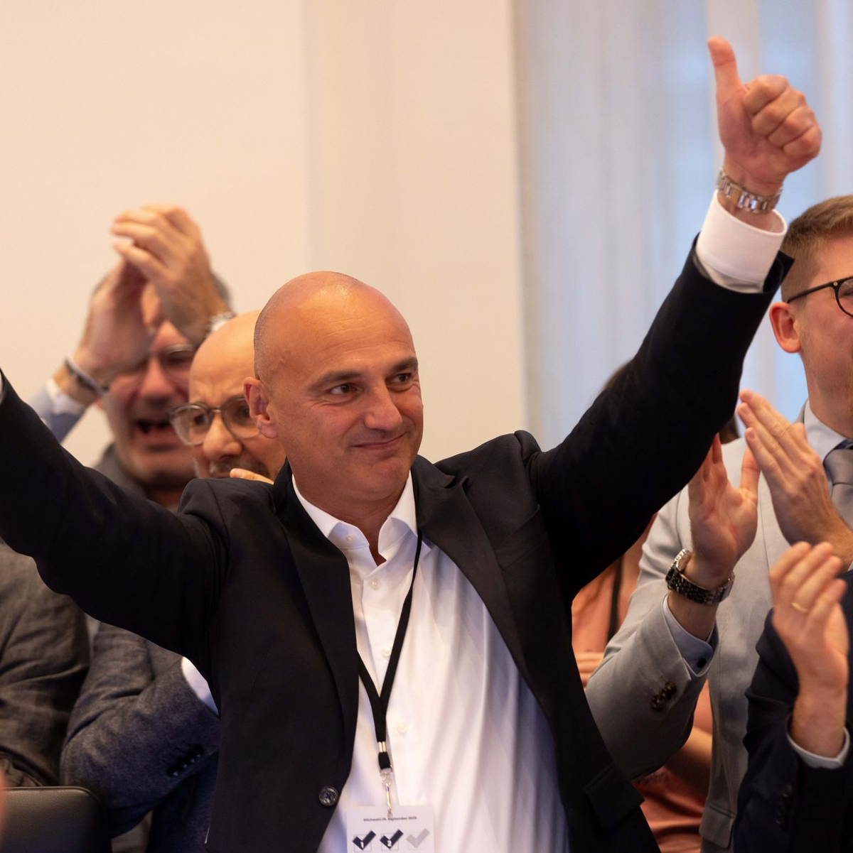 In Dortmund, der drittgrößten Stadt in NRW, unterlag SPD-Amtsinhaber Thomas Westphal nach einem Kopf-an-Kopf-Rennen gegen den CDU-Herausforderer Alexander Omar Kalouti.  - Foto: Dieter Menne/dpa