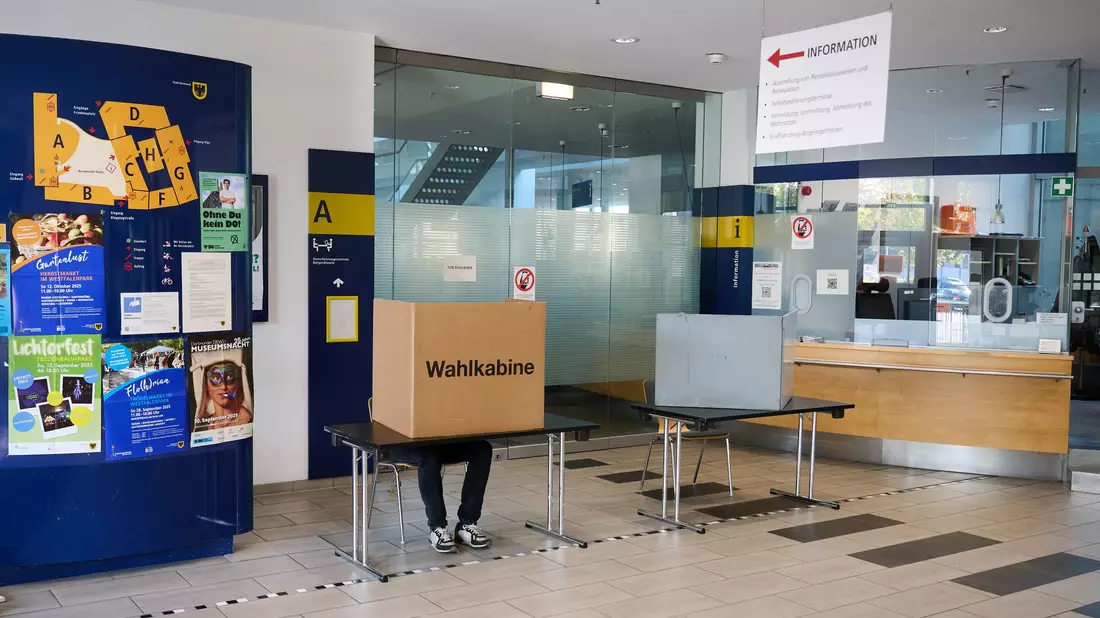 In vielen Städten und Gemeinden in NRW wurde in Stichwahlen um kommunale Spitzenposten gekämpft. - Bild: Bernd Thissen/dpa