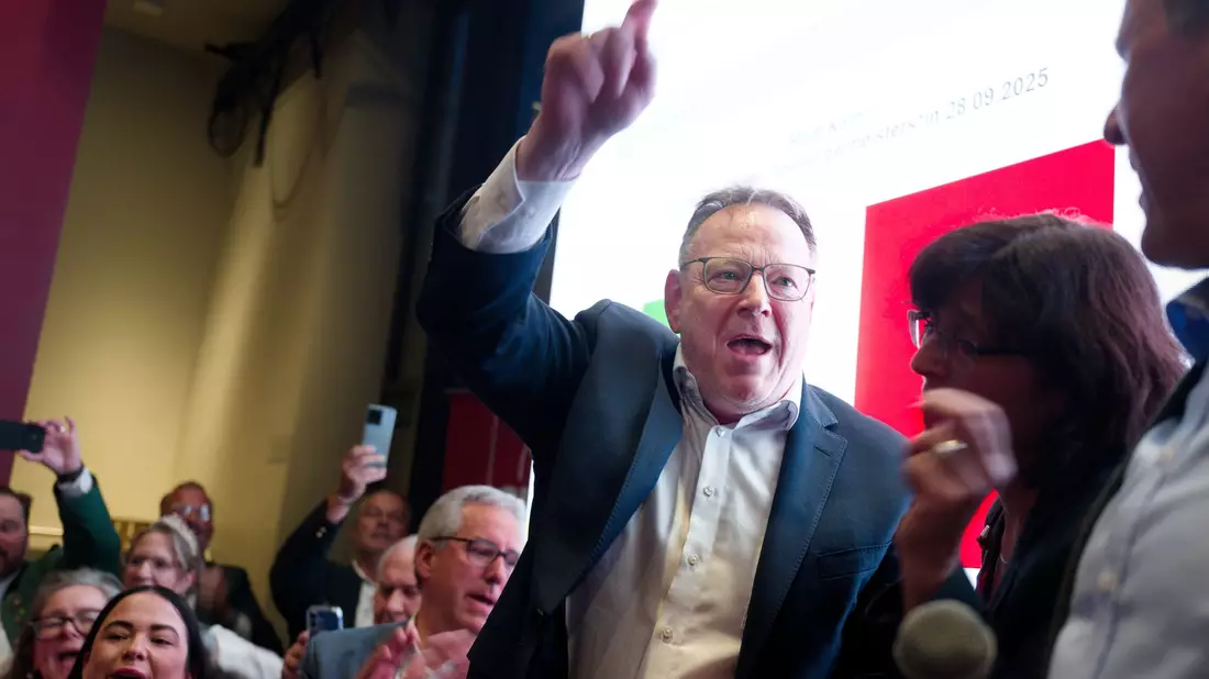Der SPD-Politiker Torsten Burmester ist neuer OB in Köln. - Bild: Henning Kaiser/dpa