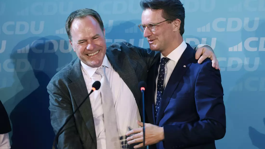In der NRW-Landeshauptstadt geht Amtsinhaber Stephan Keller (CDU) in eine zweite Amtszeit. - Bild: David Young/dpa