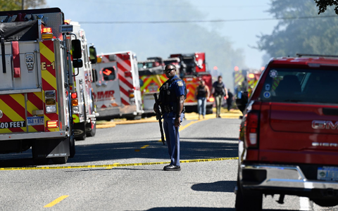 Zahlreiche Rettungskräfte waren nach Schüssen und einem Feuer in einer Kirche in Michigan im Einsatz.  - Foto: Jose Juarez/FR171038 AP/AP/dpa