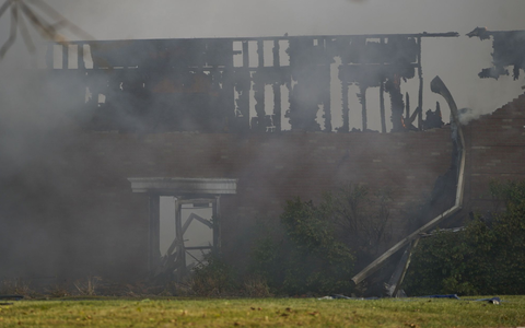 Bei Schüssen und dem Feuer sind Menschen gestorben. - Foto: Lukas Katilius | MLive.com/The Flint Journal/AP/dpa