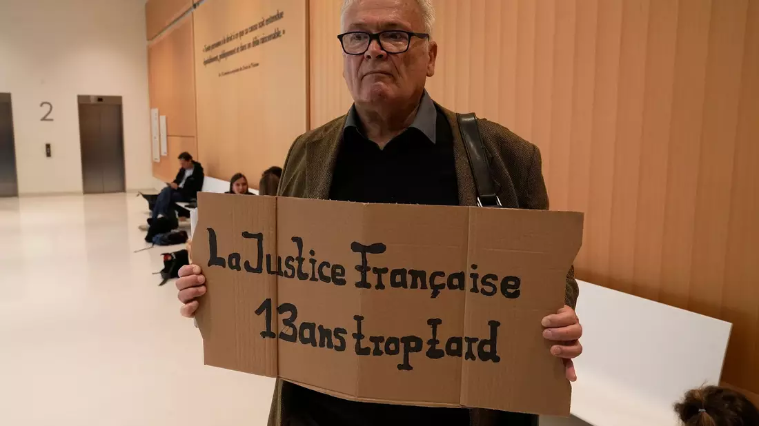 Die zähe Arbeit der französischen Justiz stellt die Angehörigen auf eine harte Probe (Archivbild). - Bild: Michel Euler/AP/dpa