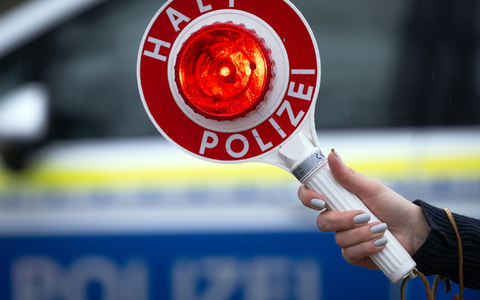 Jeder Zweite glaubt, beim zu schnell Fahren nicht erwischt zu werden (Symbolbild). - Foto: Soeren Stache/dpa