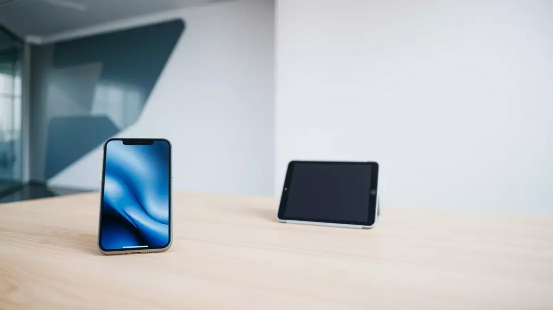 Apple: iOS 26.1 Beta bringt Verbesserungen für Liquid Glass - Bild: über boerse-global.de