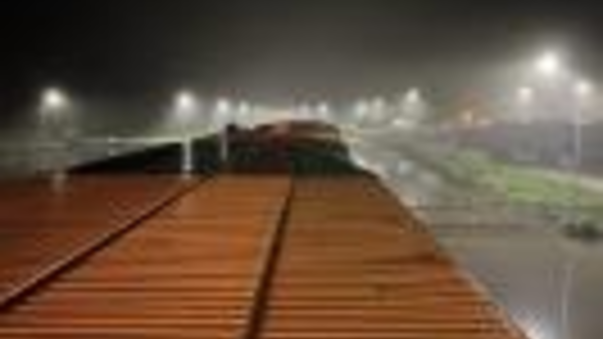 PP-ELT: Schiffsunfall auf der Mosel: Schäden an Brücken - Foto: presseportal.de