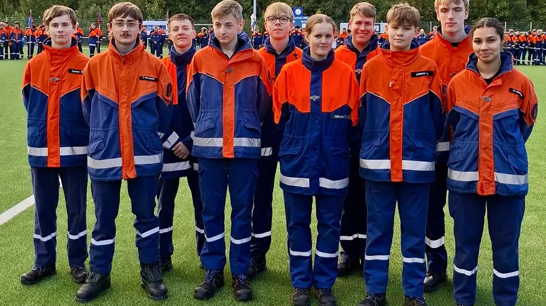 FW Hünxe: Mitglieder der Jugendfeuerwehr erhalten die Leistungsspange - Bild: presseportal.de