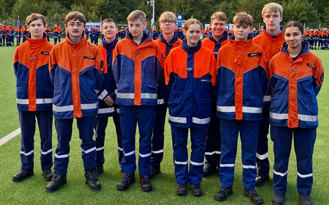 FW Hünxe: Mitglieder der Jugendfeuerwehr erhalten die Leistungsspange - Foto: presseportal.de