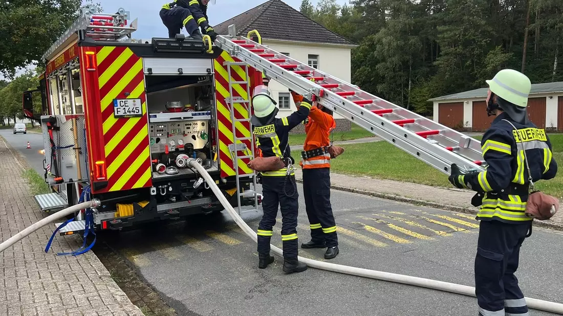 FFW Bergen: Erfolgreicher Abschluss der QS 2 Ausbildung bei der Stadtfeuerwehr Bergen & Gemeindefeuerwehr Lohheide - Bild: presseportal.de